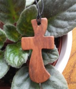 Verižica križec - oreh