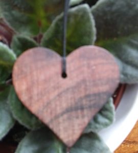 Verižica srček - oreh