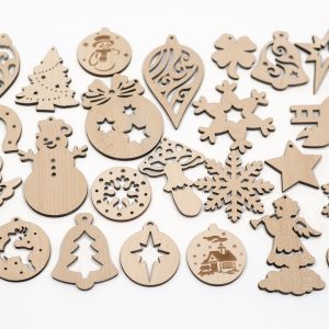 Komplet 25 okraskov iz gorskega javorja