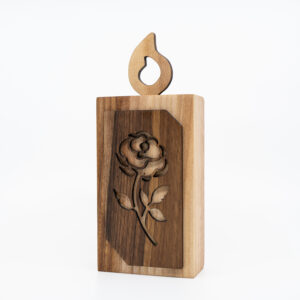 Lesena dekorativna nagrobna svečka iz brestovega lesa – vrtnica